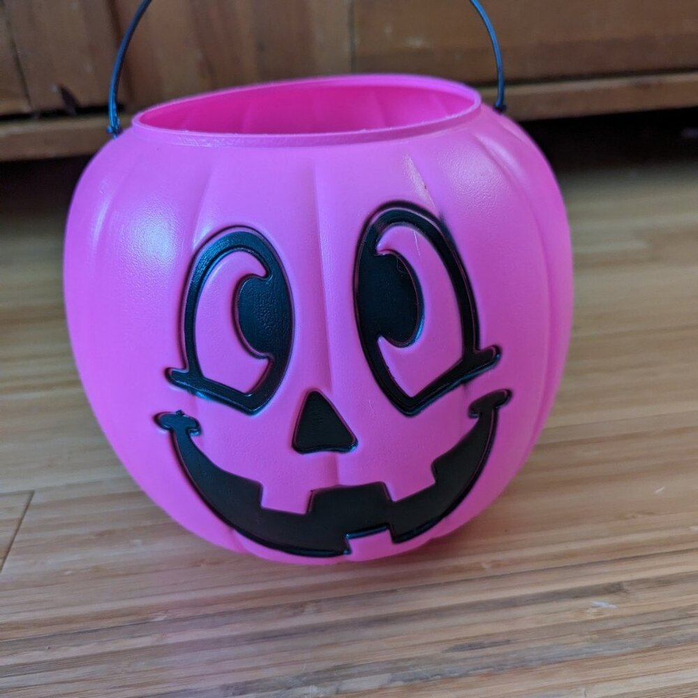 Retro GENERAL FOAM PLASTICS PINK Halloween Silly Face Pumpkin Candy Pail Bucket